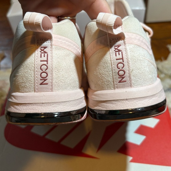 Women’s Nike Metacon Size 9 Like New! - Picture 3 of 6
